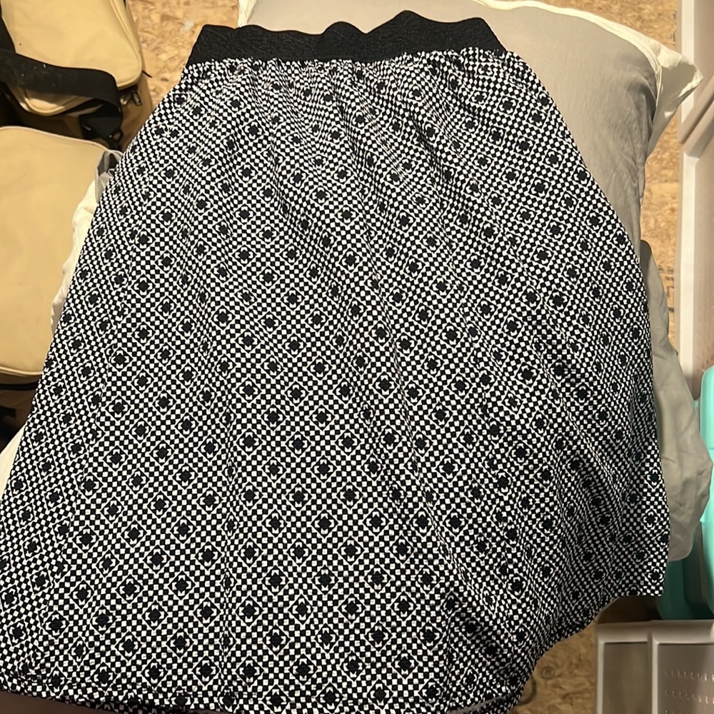 Knee-length skirt